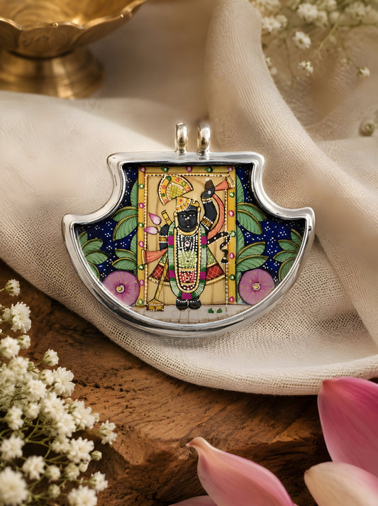 Hastakala Shrinath ji Pichwai Pankhi Silver Pendant