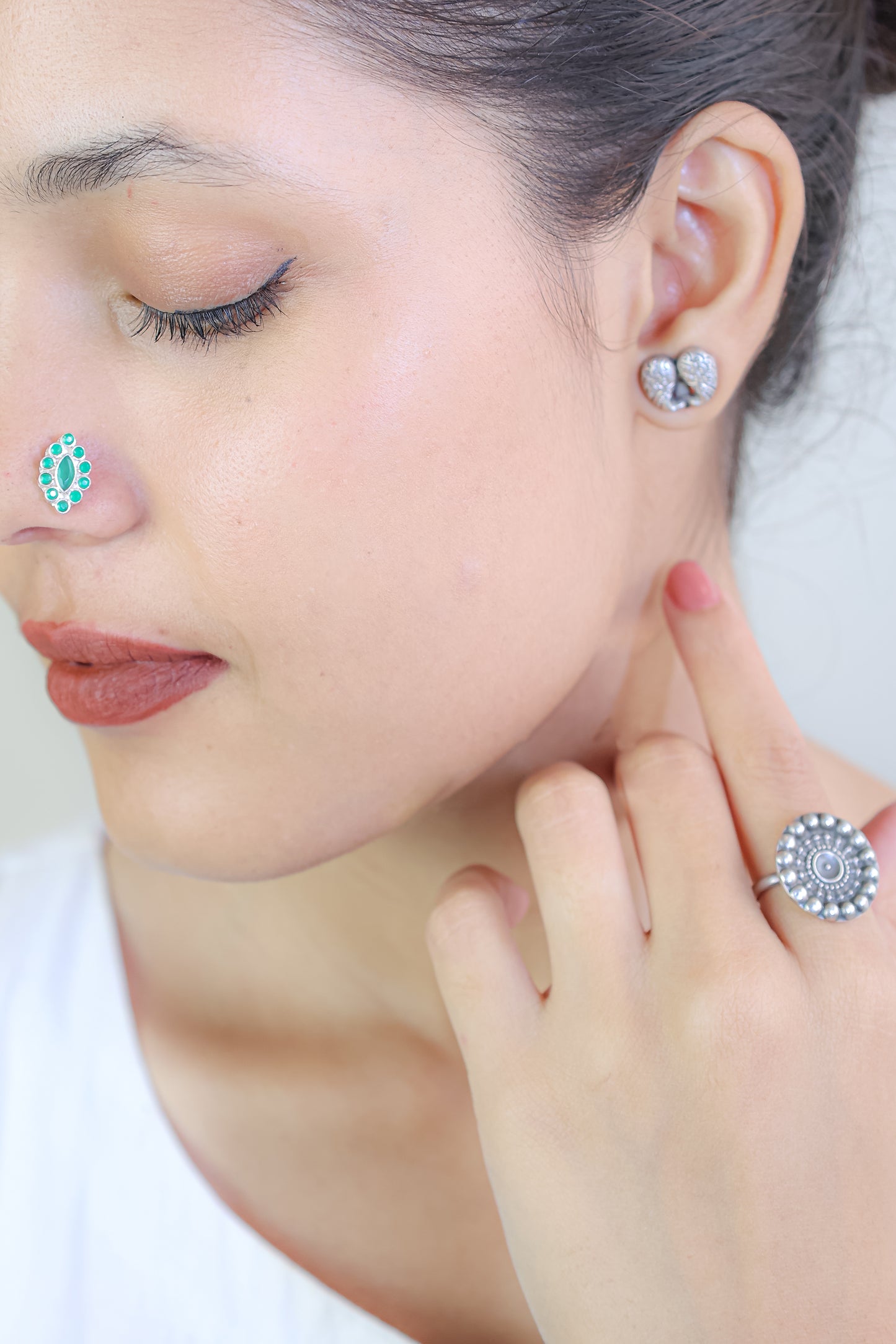 925 Silver Nosepin| Nazakat Statement Emerald Silver Nosepin( Wire)