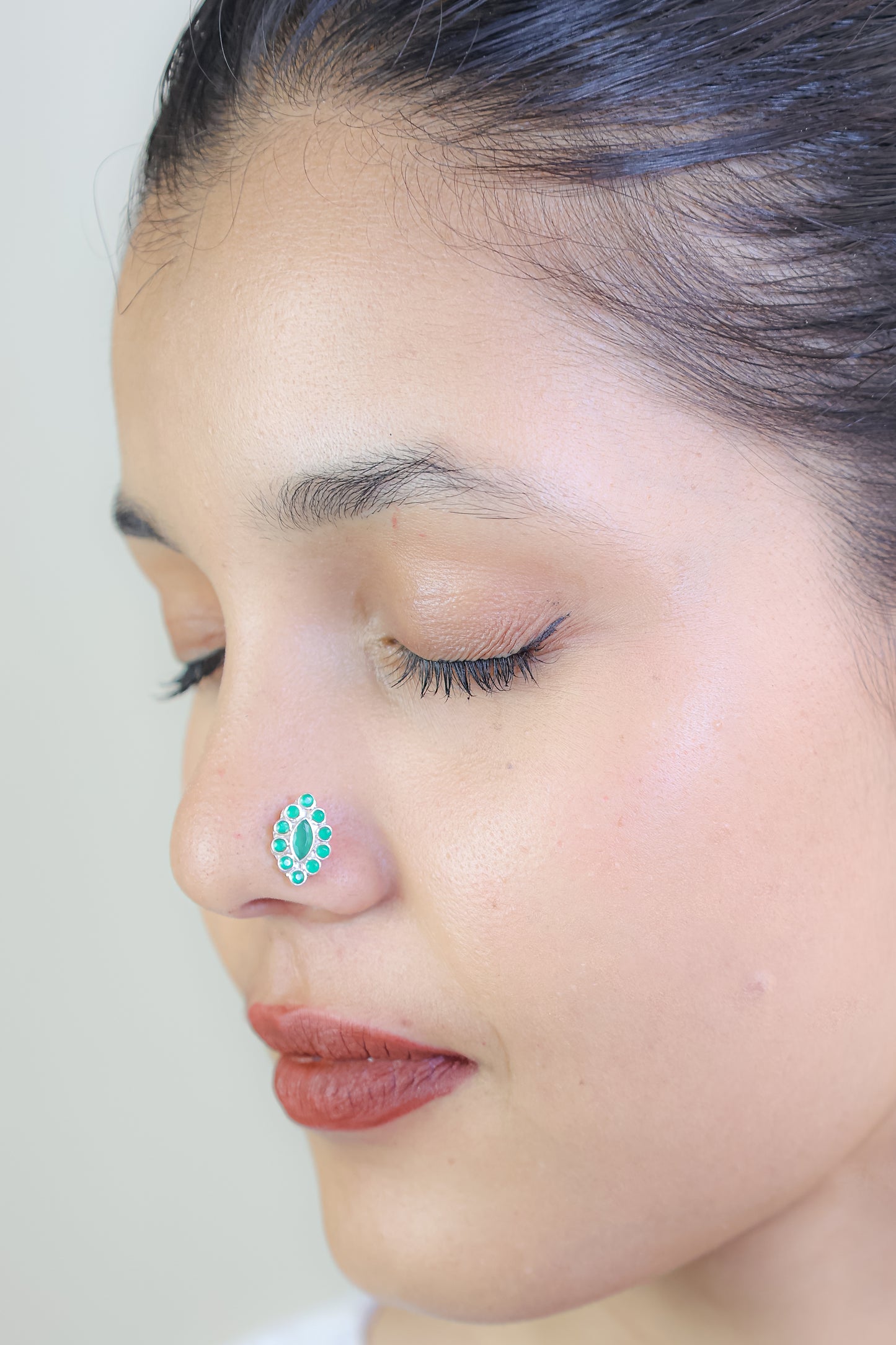 925 Silver Nosepin| Nazakat Statement Emerald Silver Nosepin( Wire)