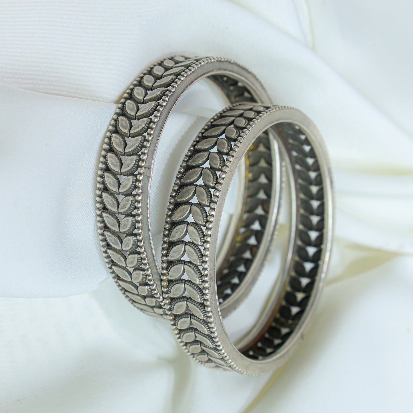 925 Silver Bangles| Ditya Petal Silver Statement Bangle (Single Piece)