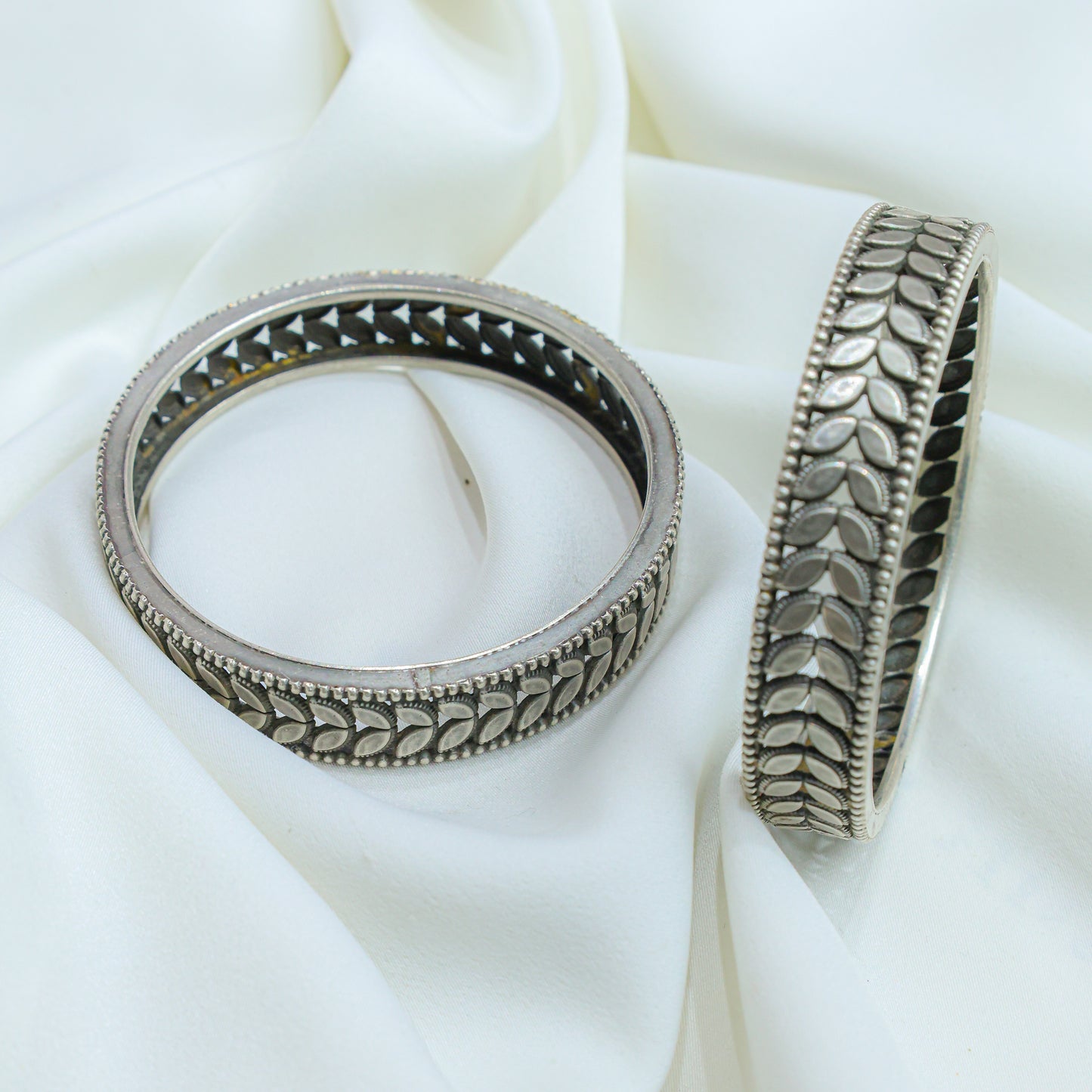 925 Silver Bangles| Ditya Petal Silver Statement Bangle (Single Piece)
