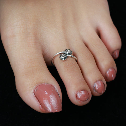 Ditya Floral Motifs Silver Toe-rings( Pair)