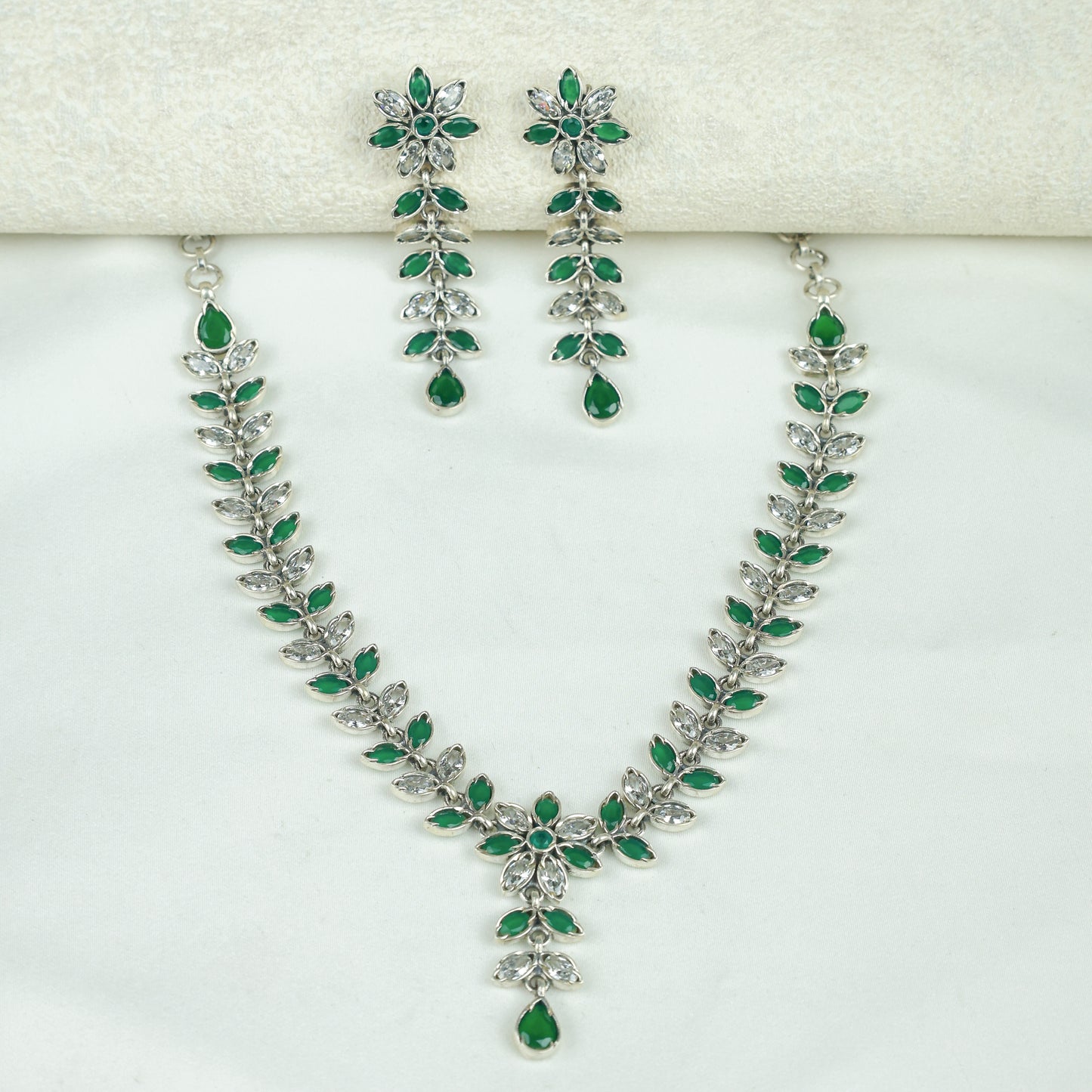 Ayushi Semiprecious Delicate Emerald & Zircon Flower And Petals Silver Necklace Set With Earrings