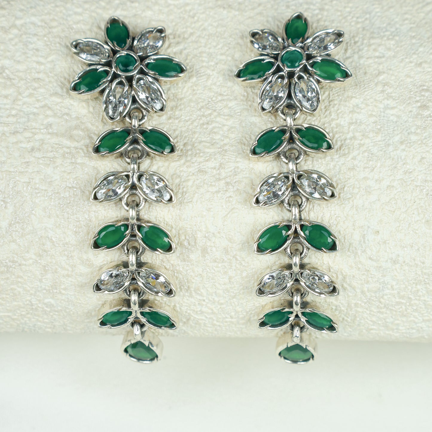 Ayushi Semiprecious Delicate Emerald & Zircon Flower And Petals Silver Necklace Set With Earrings