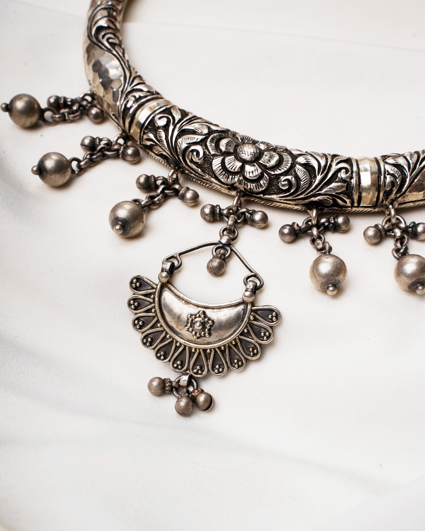 925 Silver Necklace| Noor Chittai Silver Statement Hasli