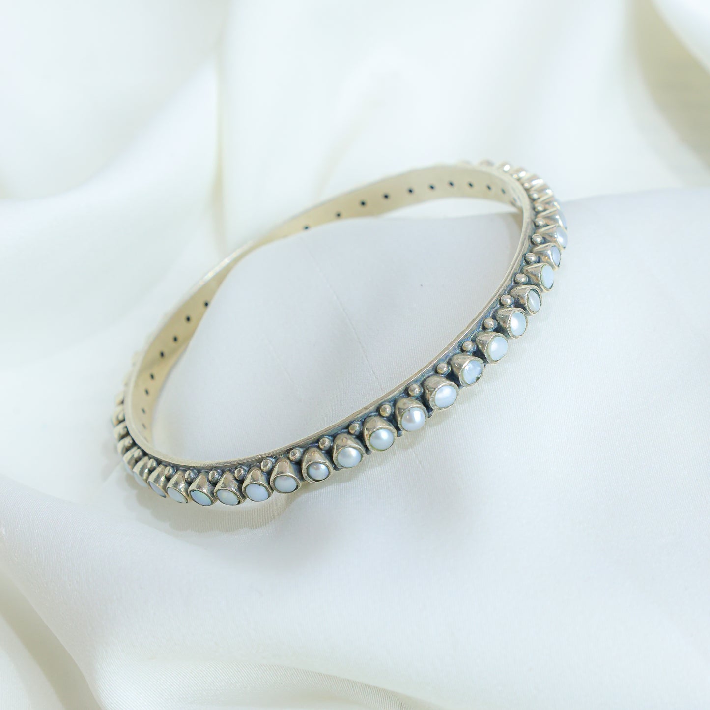 925 Silver Bangle| Asama Cut-stone Silver Pearl Bangle