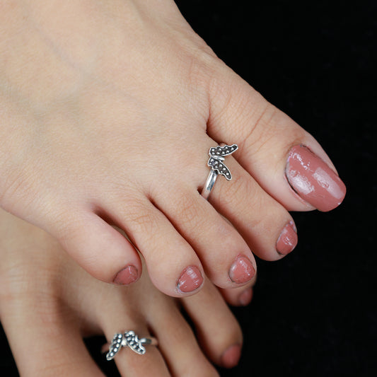 Tridha Titli Motif Silver Toe-Rings(Pair)
