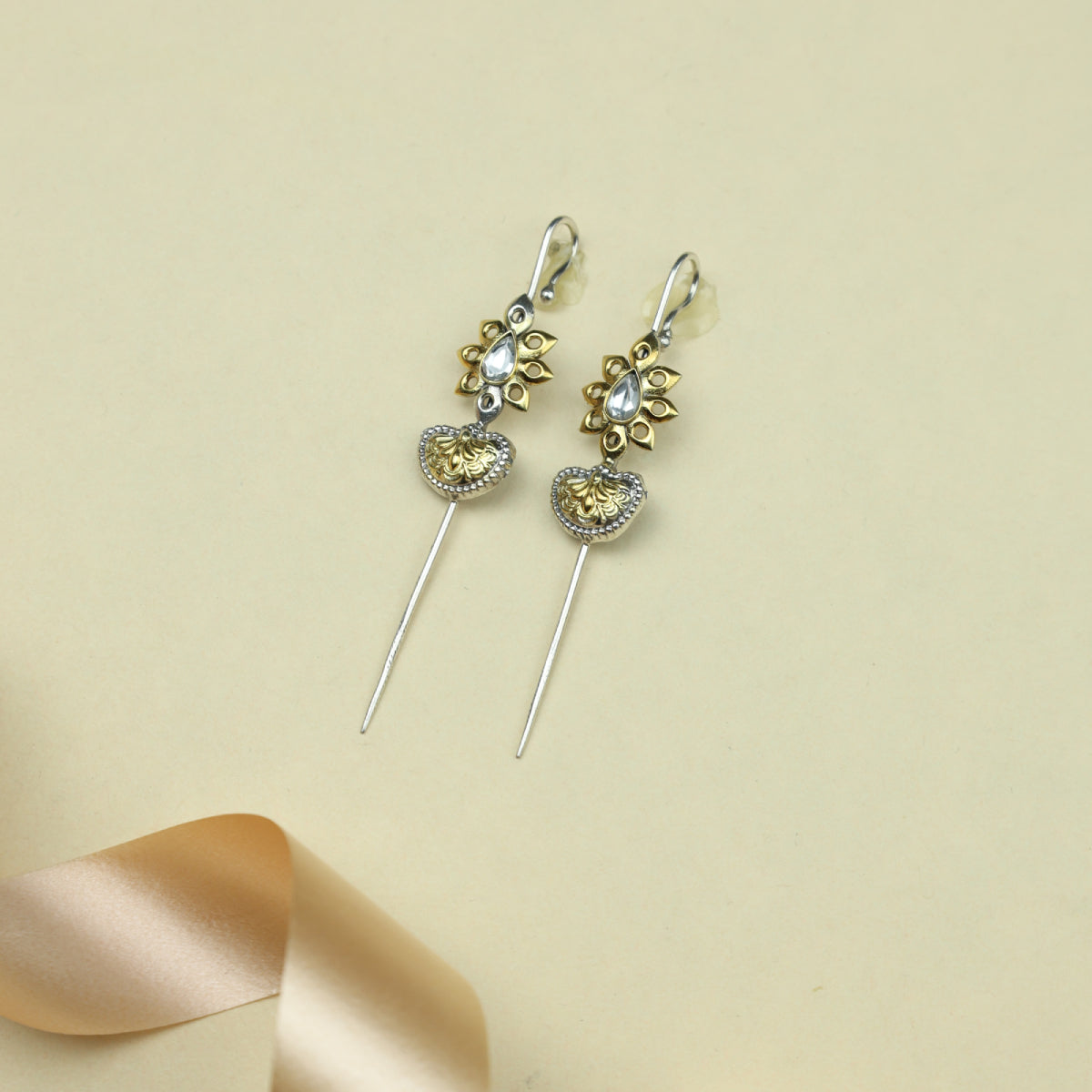 Anokhi Fusion Kundan Flower Motif Ear Pin