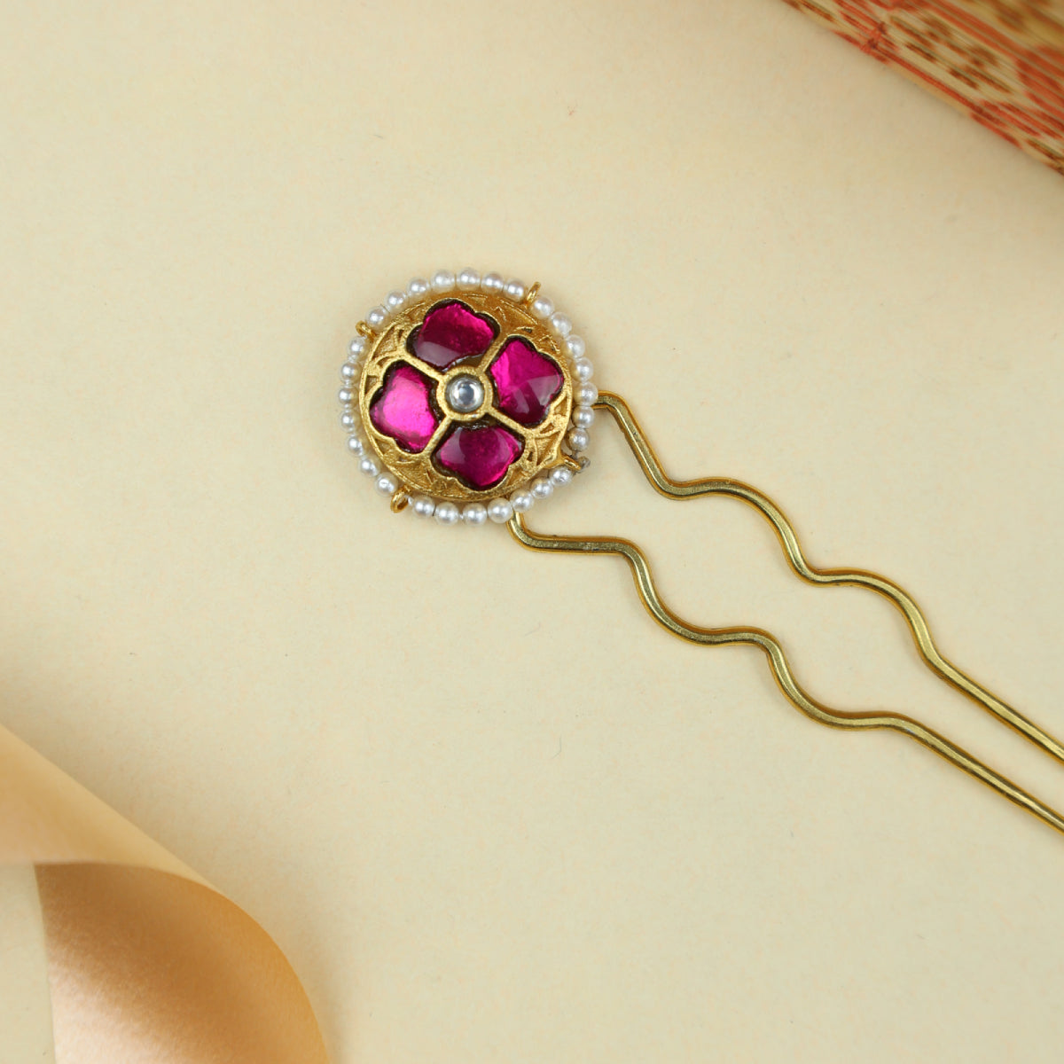 Anokhi Fusion Gold Polished Hairpin With Pearls Work
